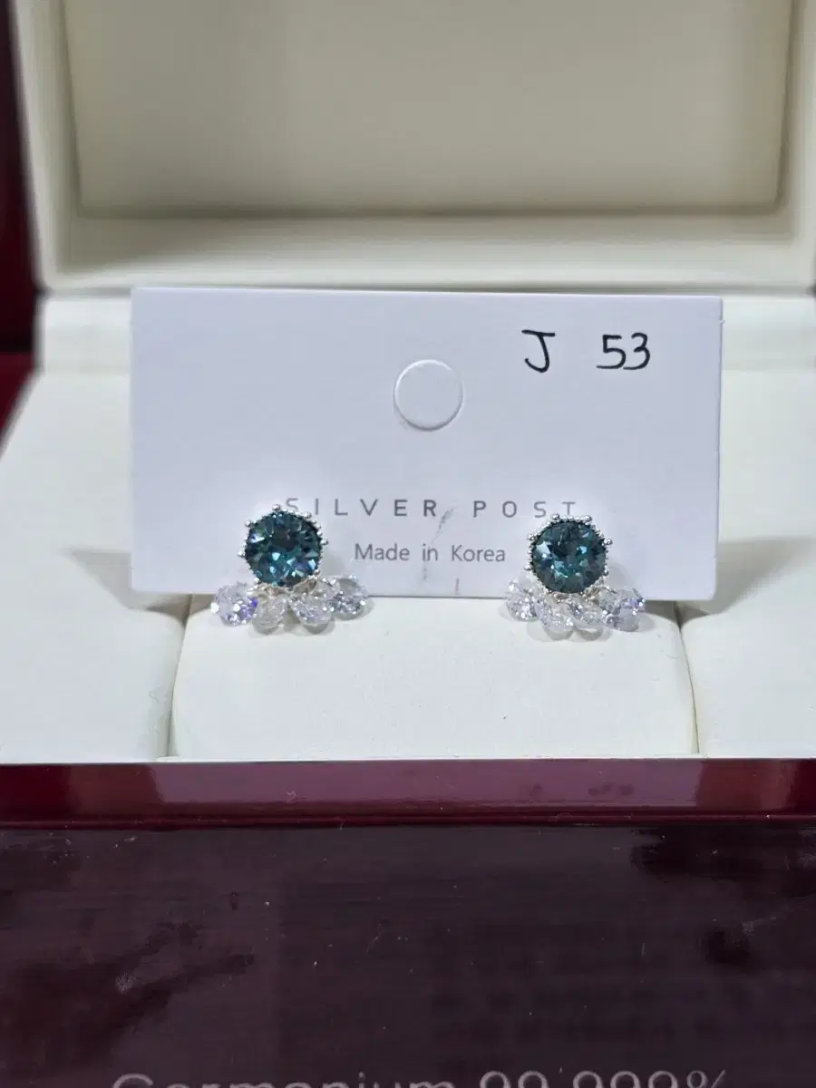 New Arrivals Swarovski krystal Handcrafted Earrings with Cubic Setting