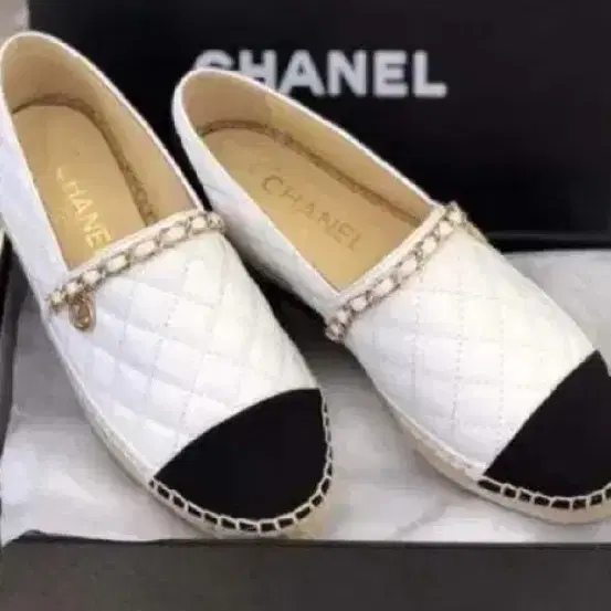 샤넬(CHANEL)CC체인  에스파듀 슈즈37 (정퓸)G33351