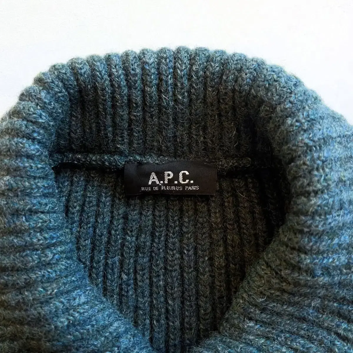 A.P.C 니트 가디건