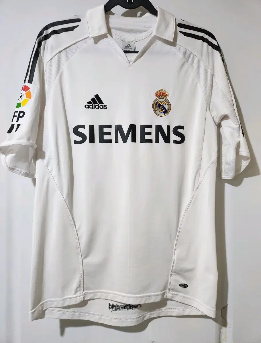 Real Madrid Gooty Home Shirt 05-06 Old