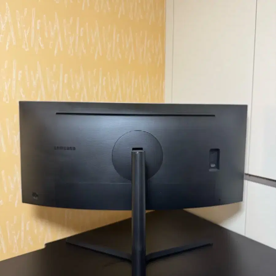 삼성 커브드 모니터 Ultra WQHD 100Hz 86.4cm