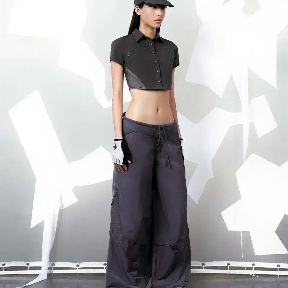 000 undefined low crotch wide pants