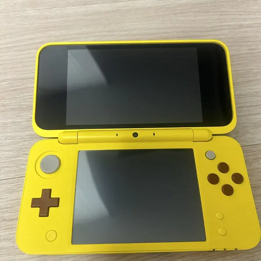 닌텐도 2ds xl 피카츄에디션 단품