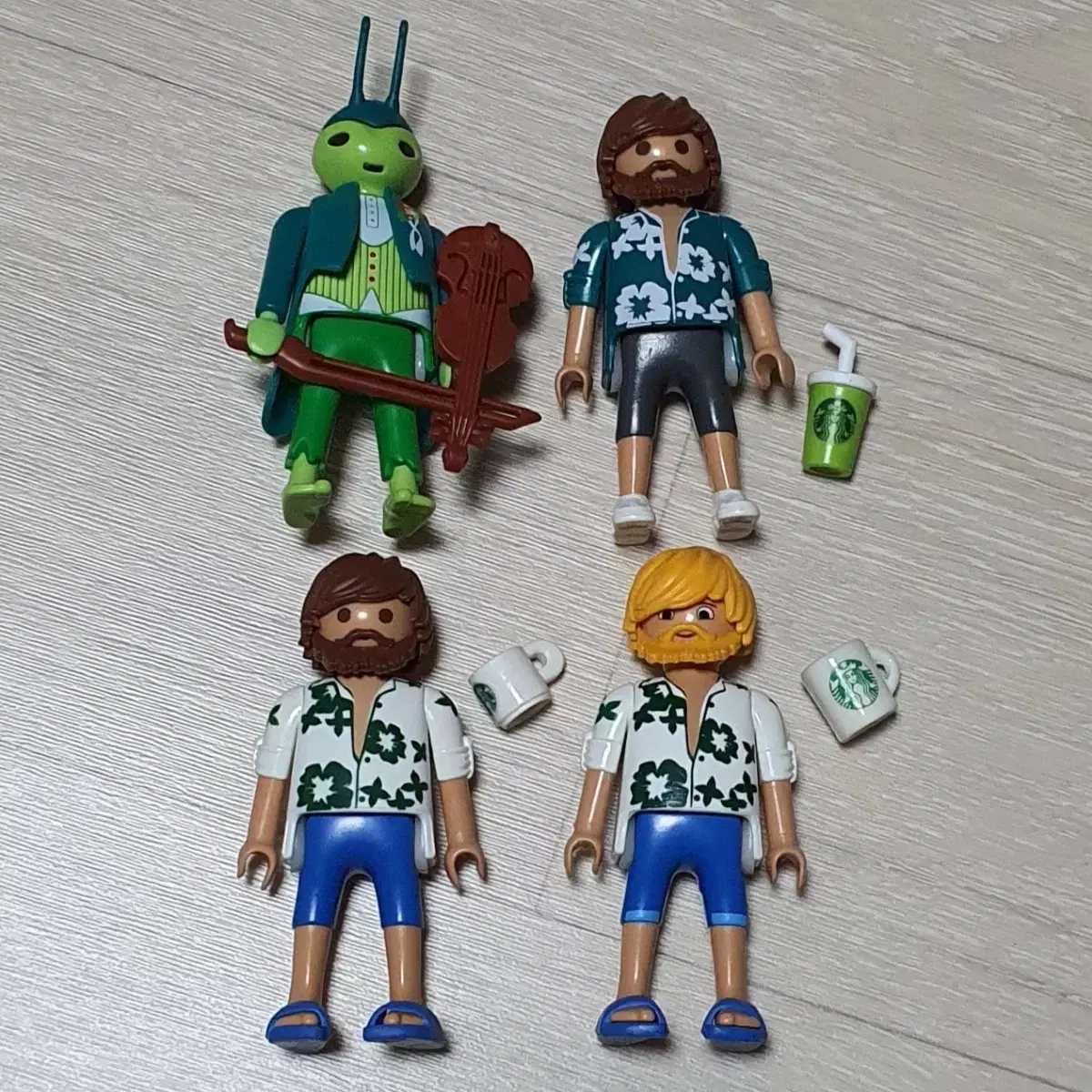 Playmobil 플레이모빌 판매 (미피15 베짱이, 하와이안 셔츠남)