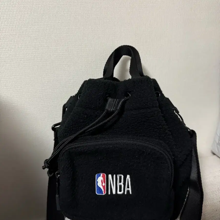 NBA 뽀글이 플리스 버킷백 복조리 가방 블랙 N195AB062P