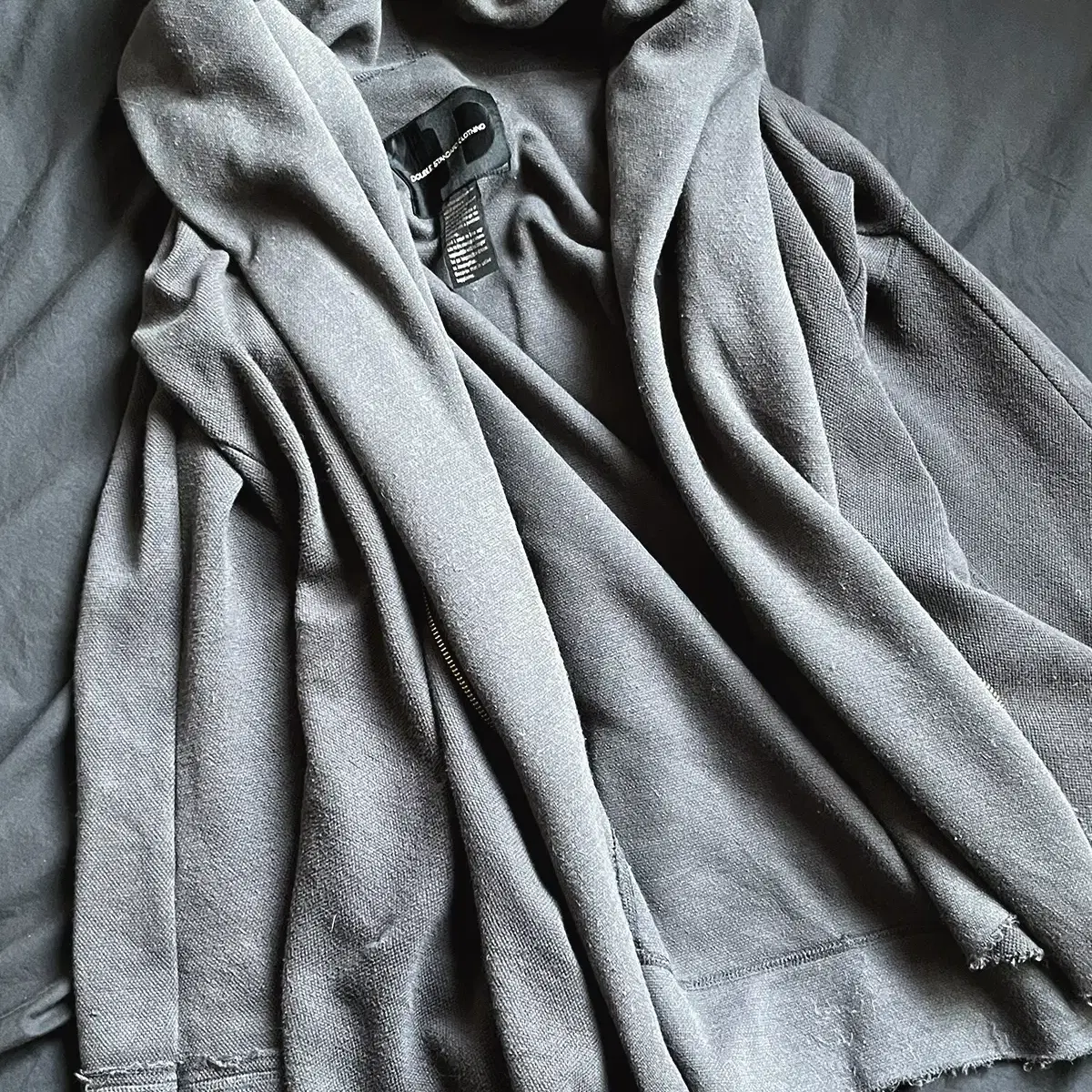 avant-garde cape zip-up