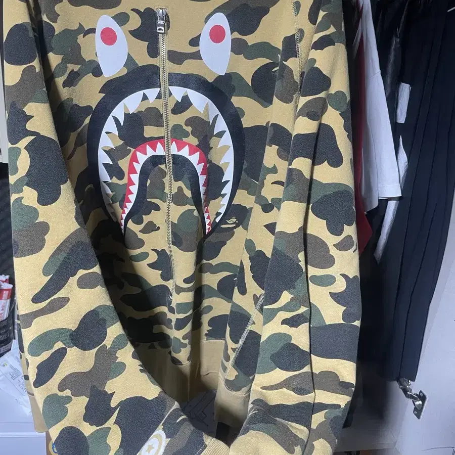 베이프 bape 황계 맨투맨 8만원에 팝니다 상태 좋음 2XL