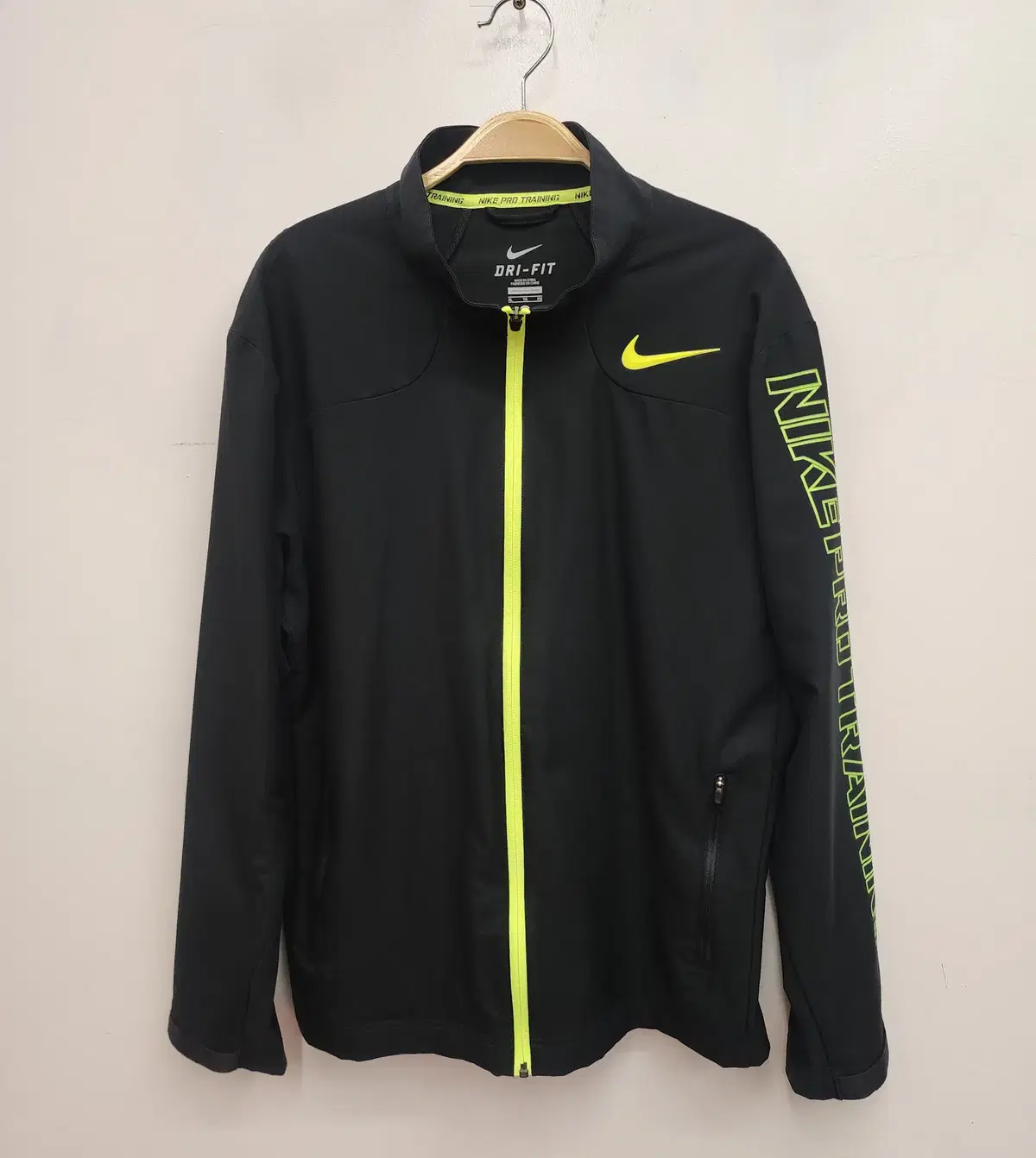 Nike Pro Training Zip Up (size 105)