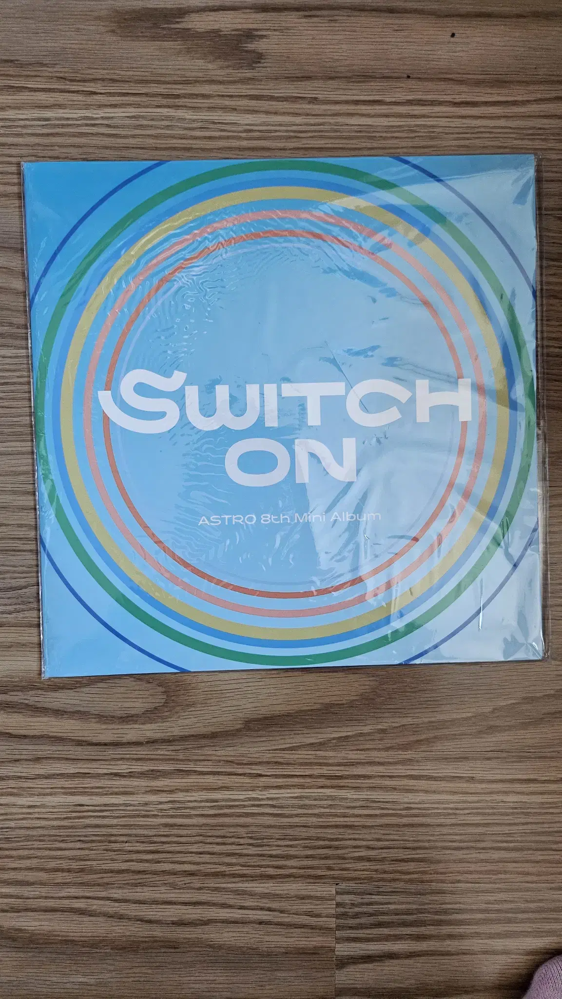 아스트로 SWICH ON LP 포스터