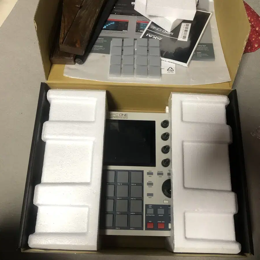 AKAI MPC ONE 레트로 에디션 풀박