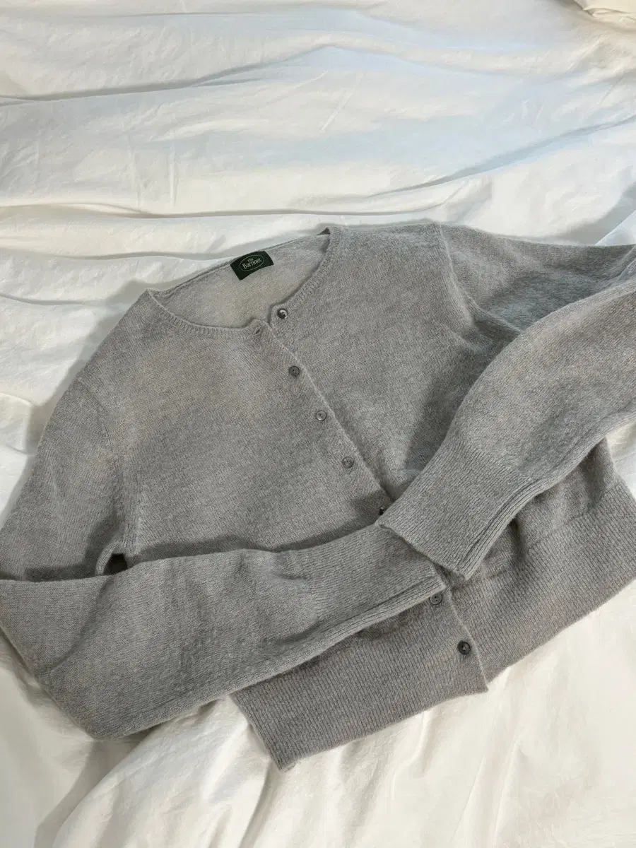 Durbarnet Cropped Alpaca Cardigan Gray