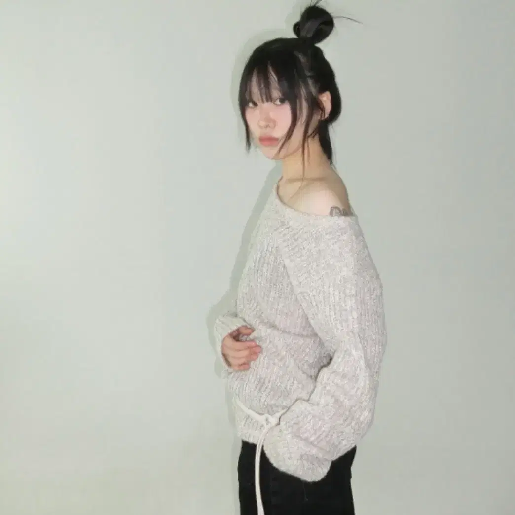 사우다지클럽 Wool Off Knit Beige