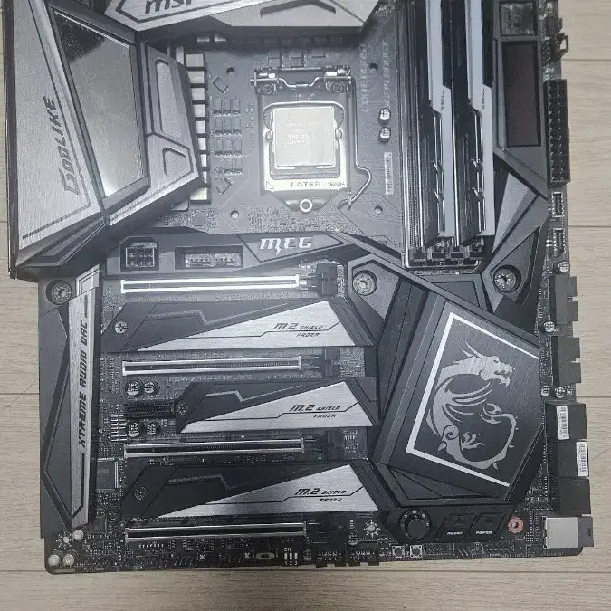 MSI MEG Z390 GODLIKE 팝니다.