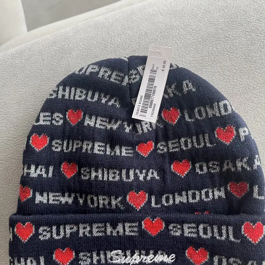 슈프림 Hearts Beanie Navy - 24FW