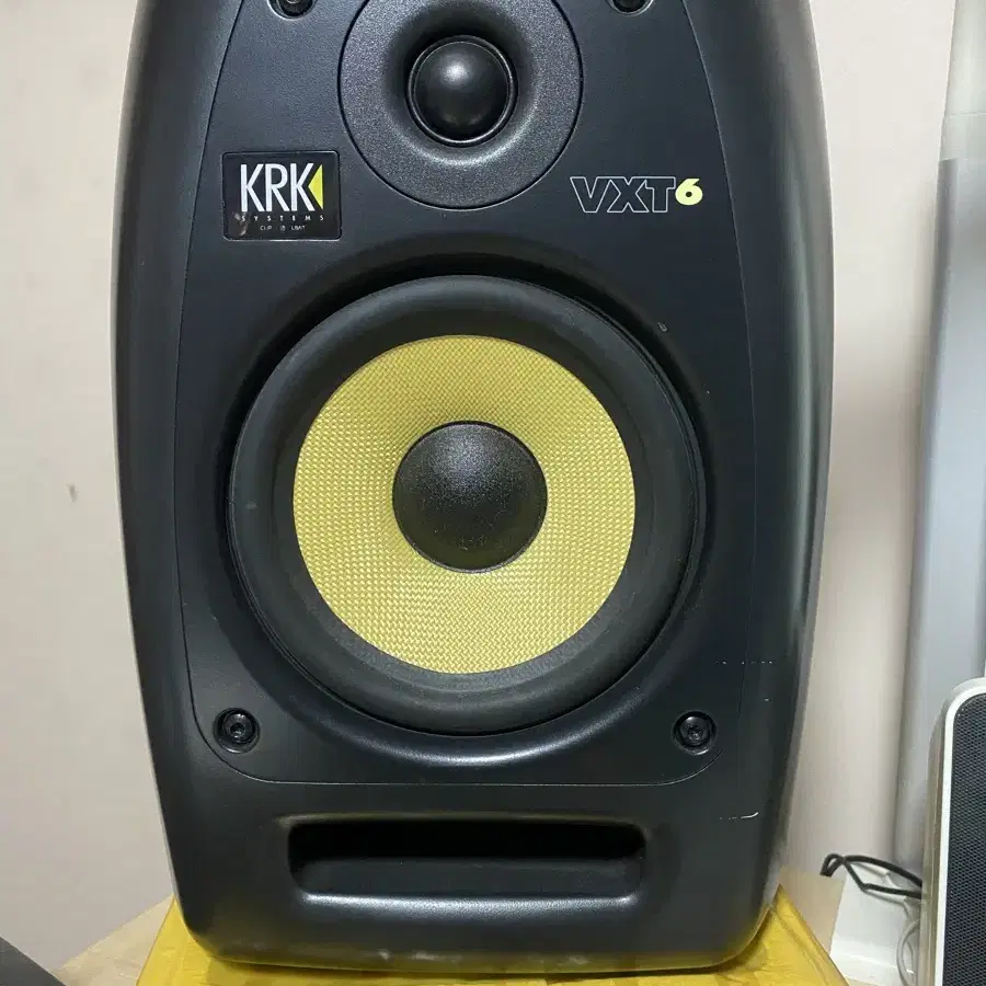 KRK VXT6 모니터 스피커 1조 판매합니다