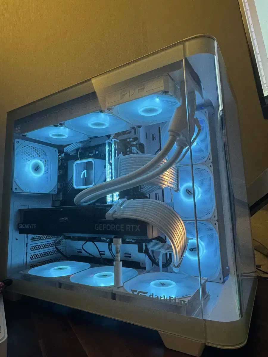 7800x3d, 4080super, 32G, 1TB, 850w, Liquid Cooler