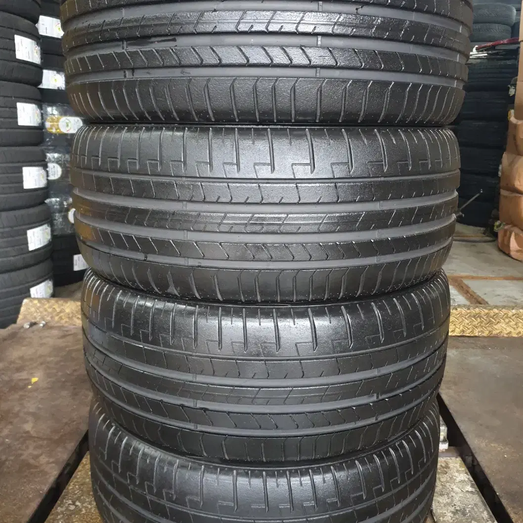 2354019 중고타이어 피렐리 피제로PZ4 235/40R19 세트