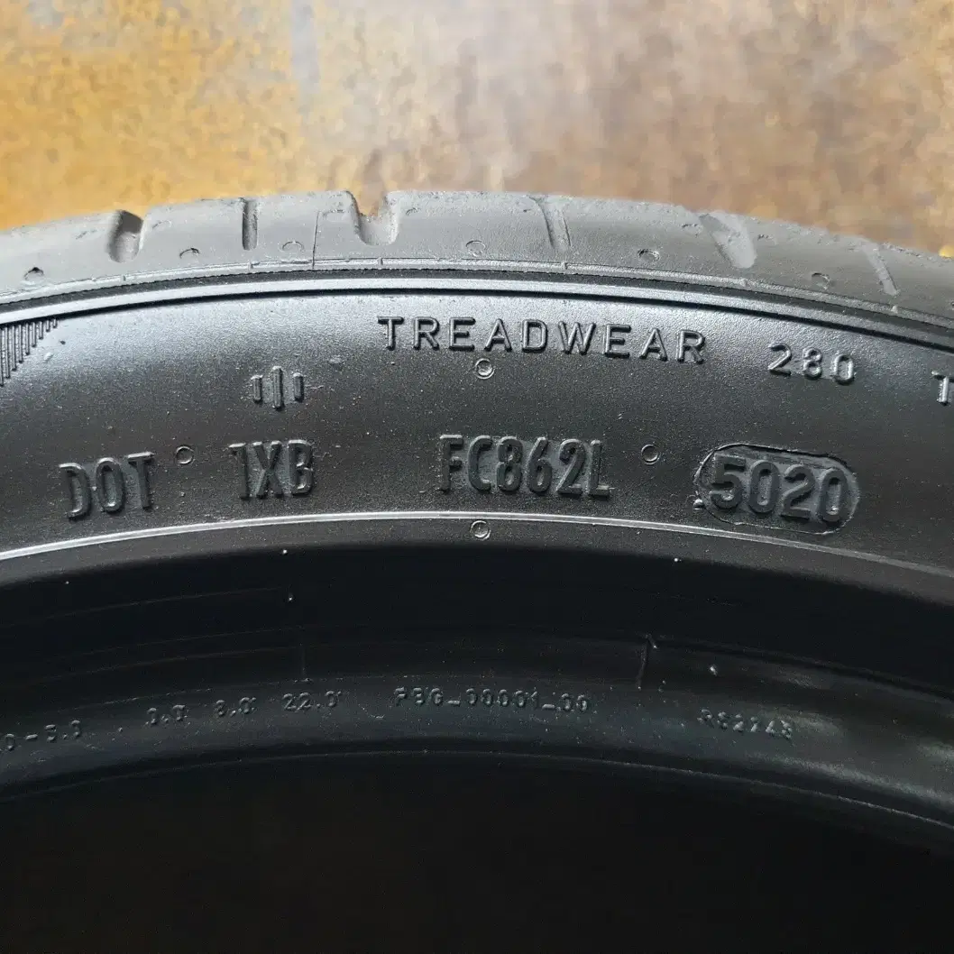 2354019 중고타이어 피렐리 피제로PZ4 235/40R19 세트