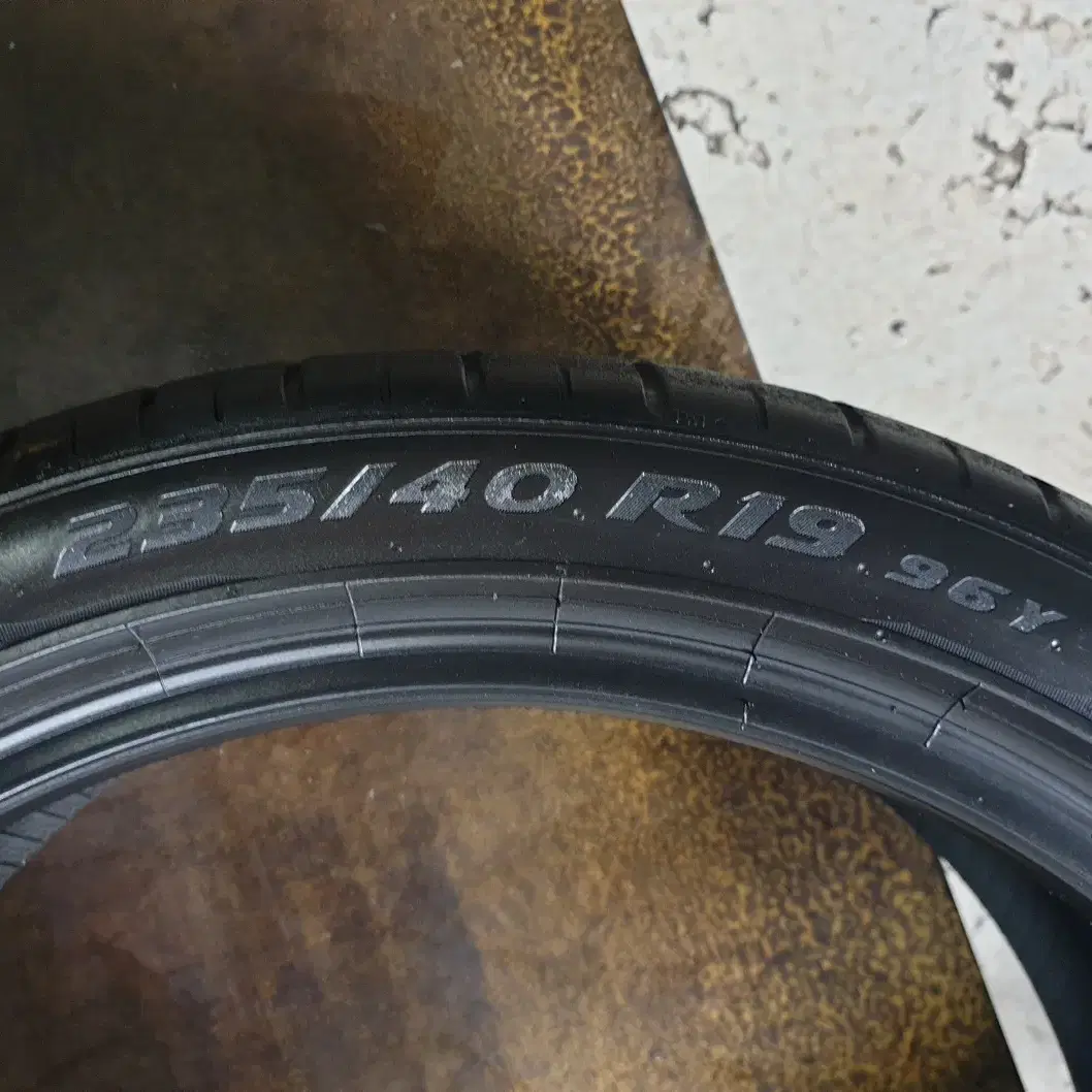 2354019 중고타이어 피렐리 피제로PZ4 235/40R19 세트