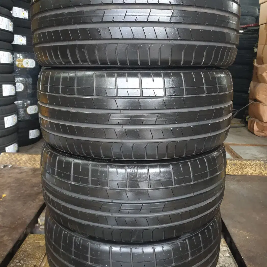 2353519 중고타이어 피렐리 피제로PZ4 235/35R19 세트