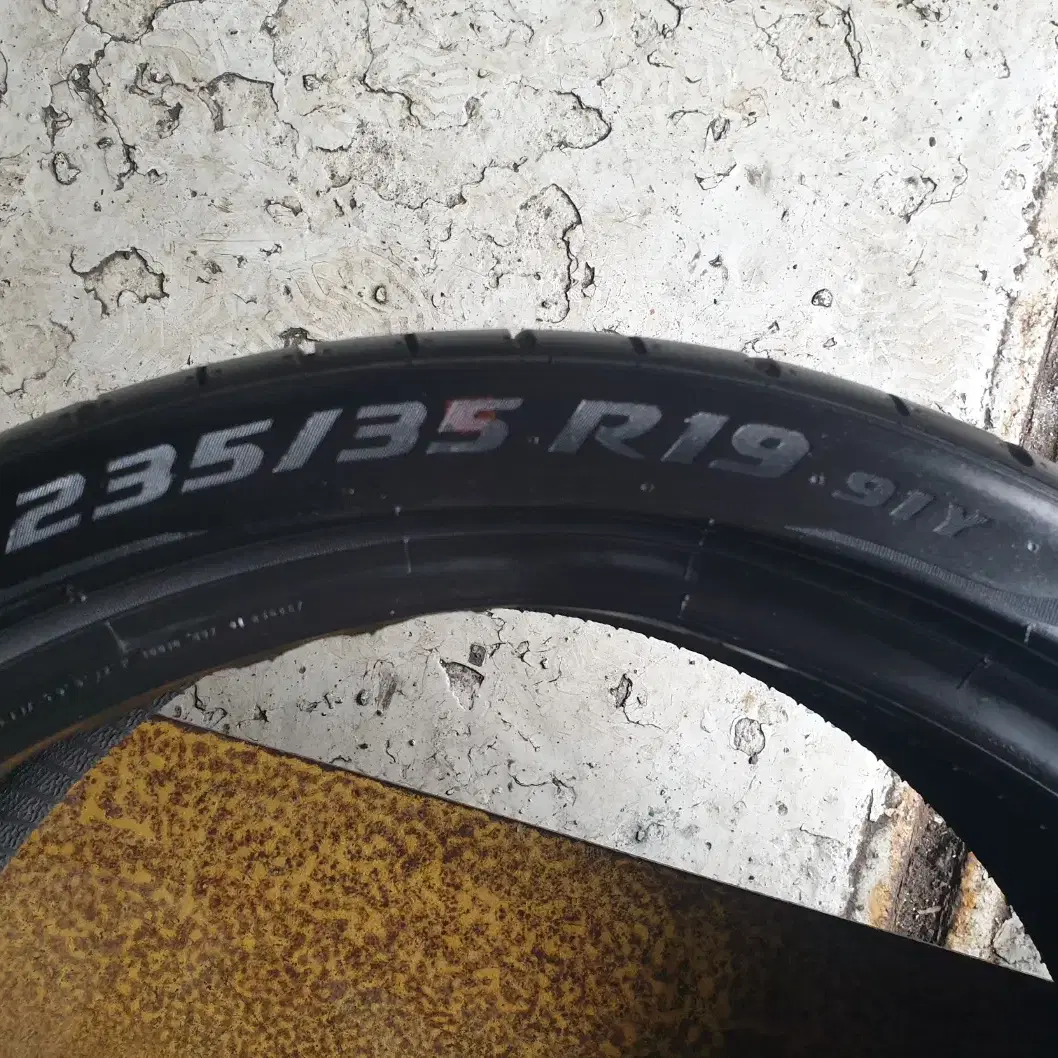 2353519 중고타이어 피렐리 피제로PZ4 235/35R19 세트