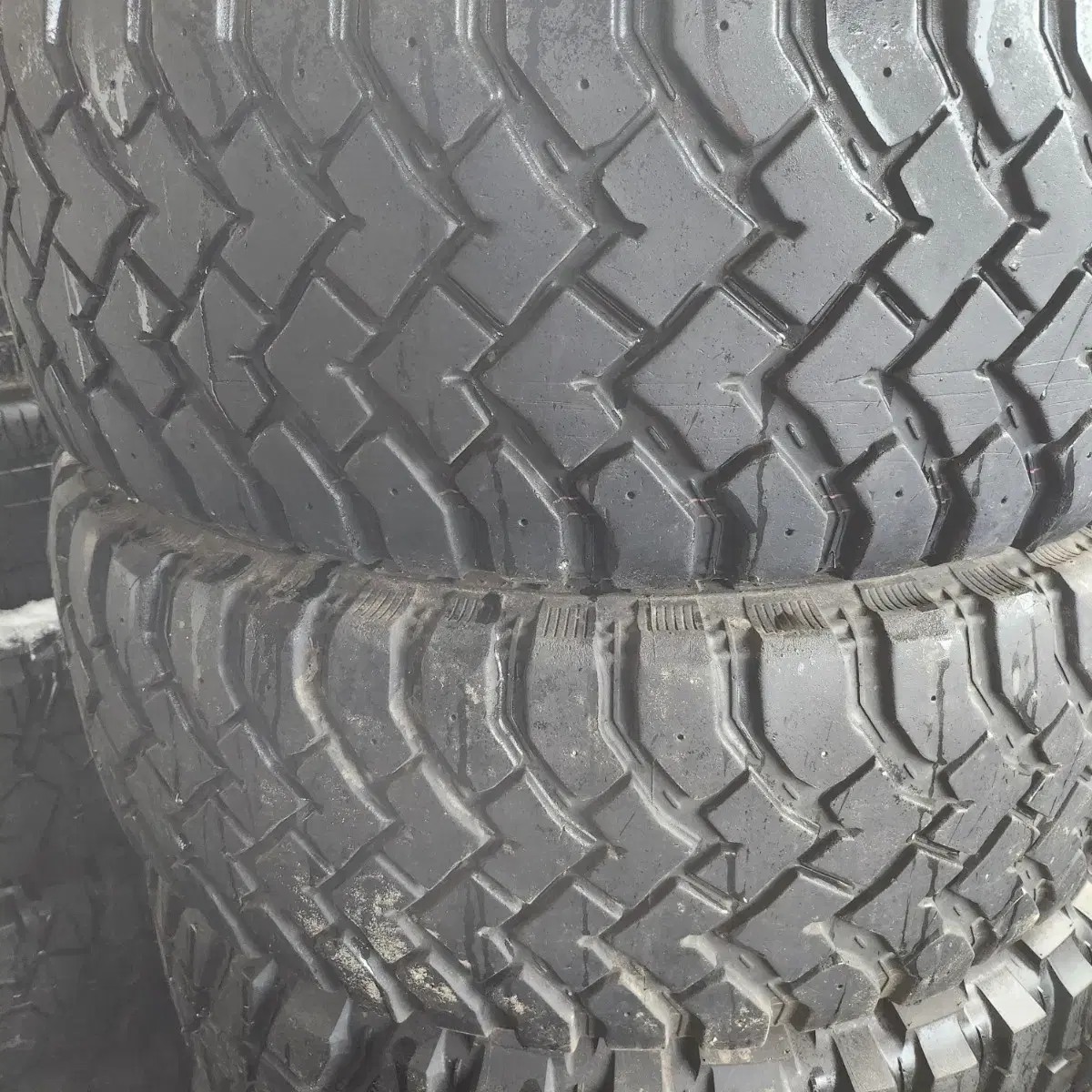 3)중고타이어)31x10.50r15 한국mt 2짝