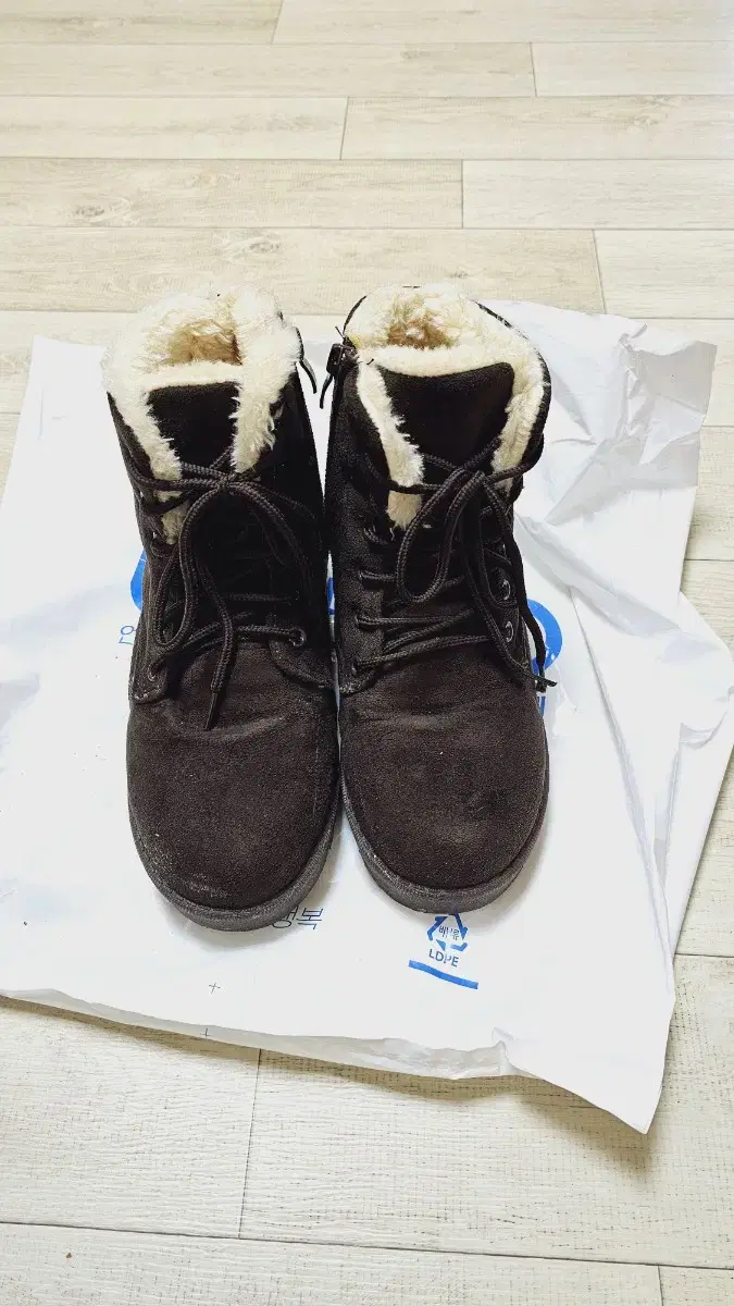 Winter furry boots shoes size 230 for sale! Brushed winter shoes