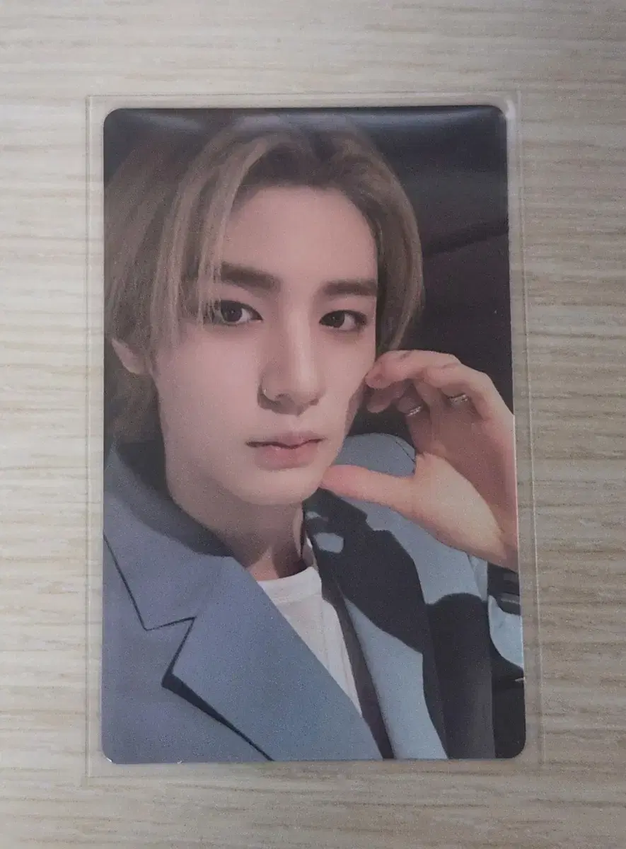 Boynextdoor leehan 19.99 weverse ld photocard WTS