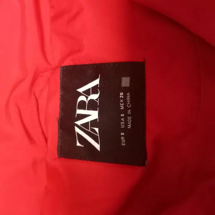 zara 빨간색 숏패딩 반값택포 15,000원