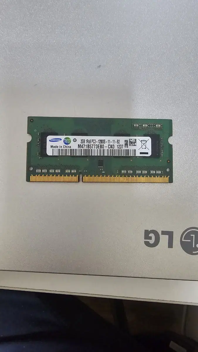 삼성전자 노트북 램 DDR3 2GB PC3 12800S 팝니다.