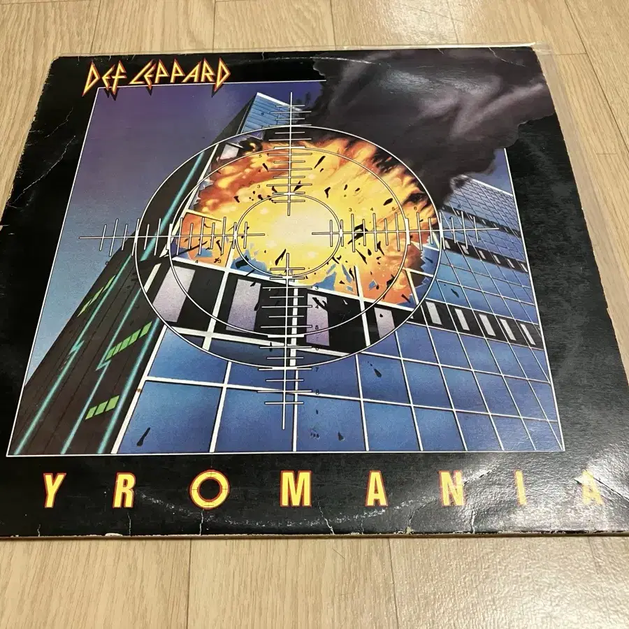 DEF LEPPARD PYROMANIA lp