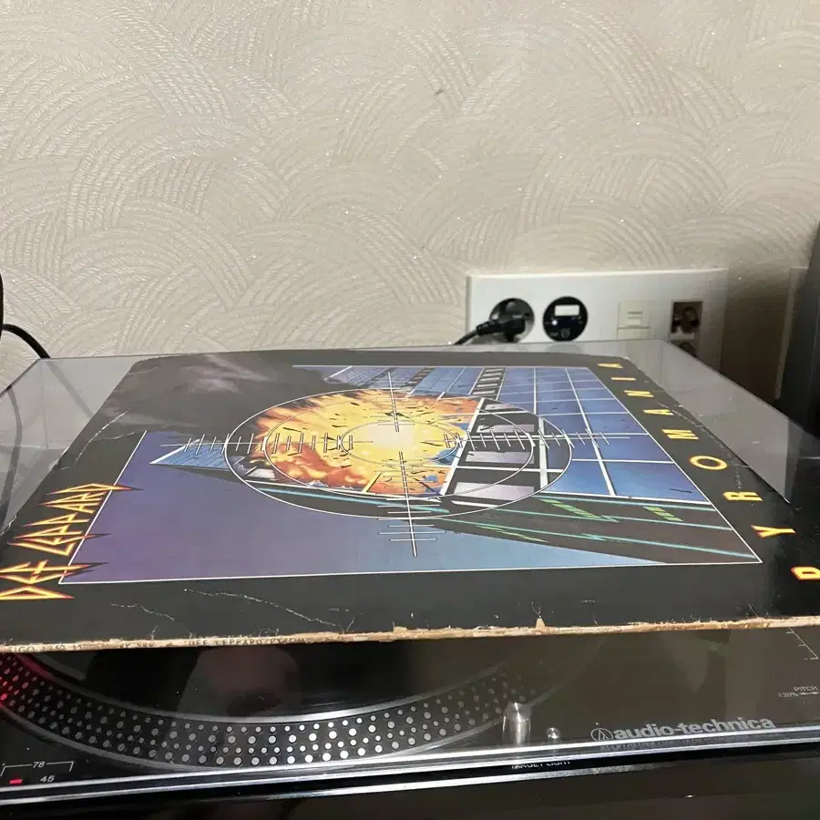 DEF LEPPARD PYROMANIA lp