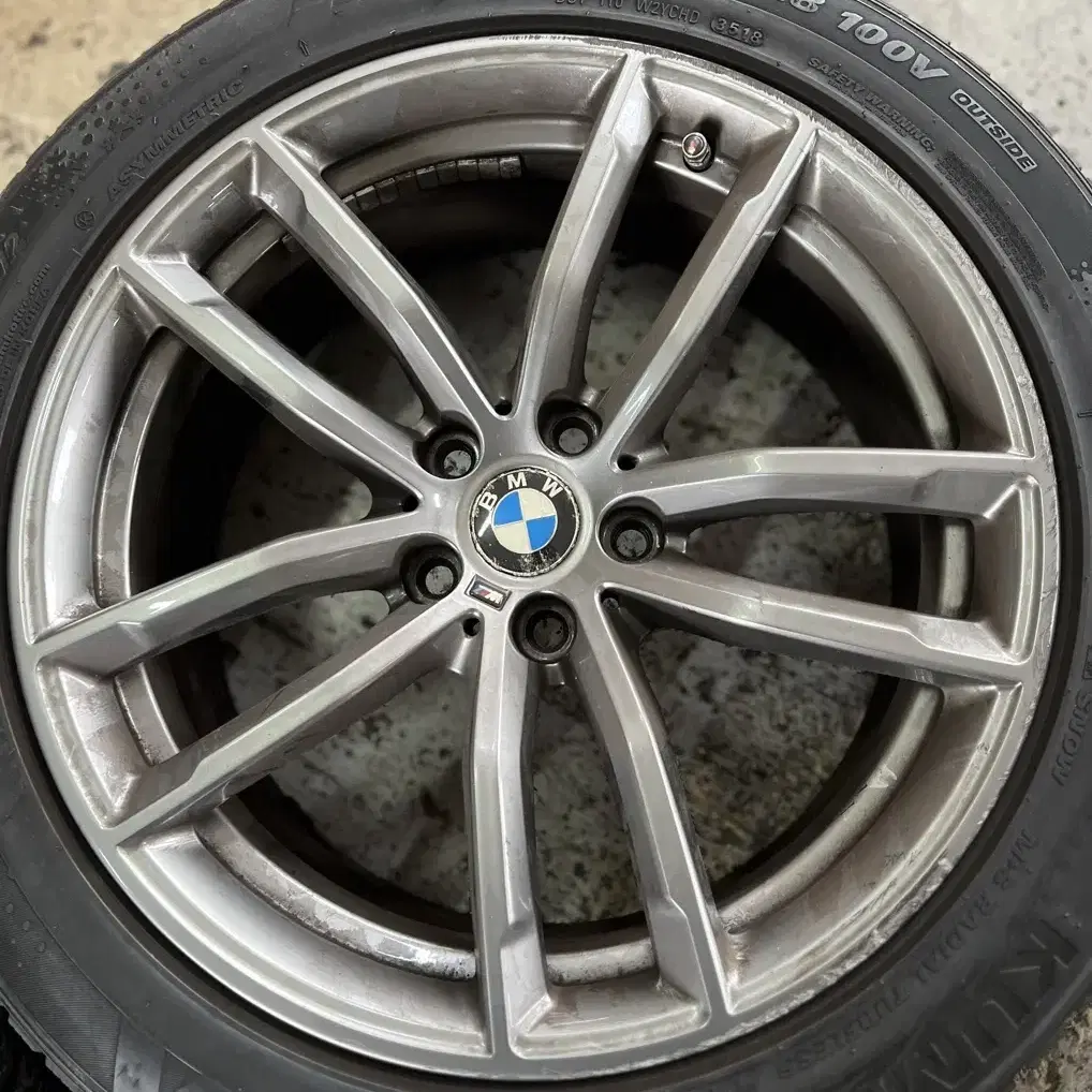 [중고]BMW 18인치휠 윈터타이어 SET 2454518 2754018