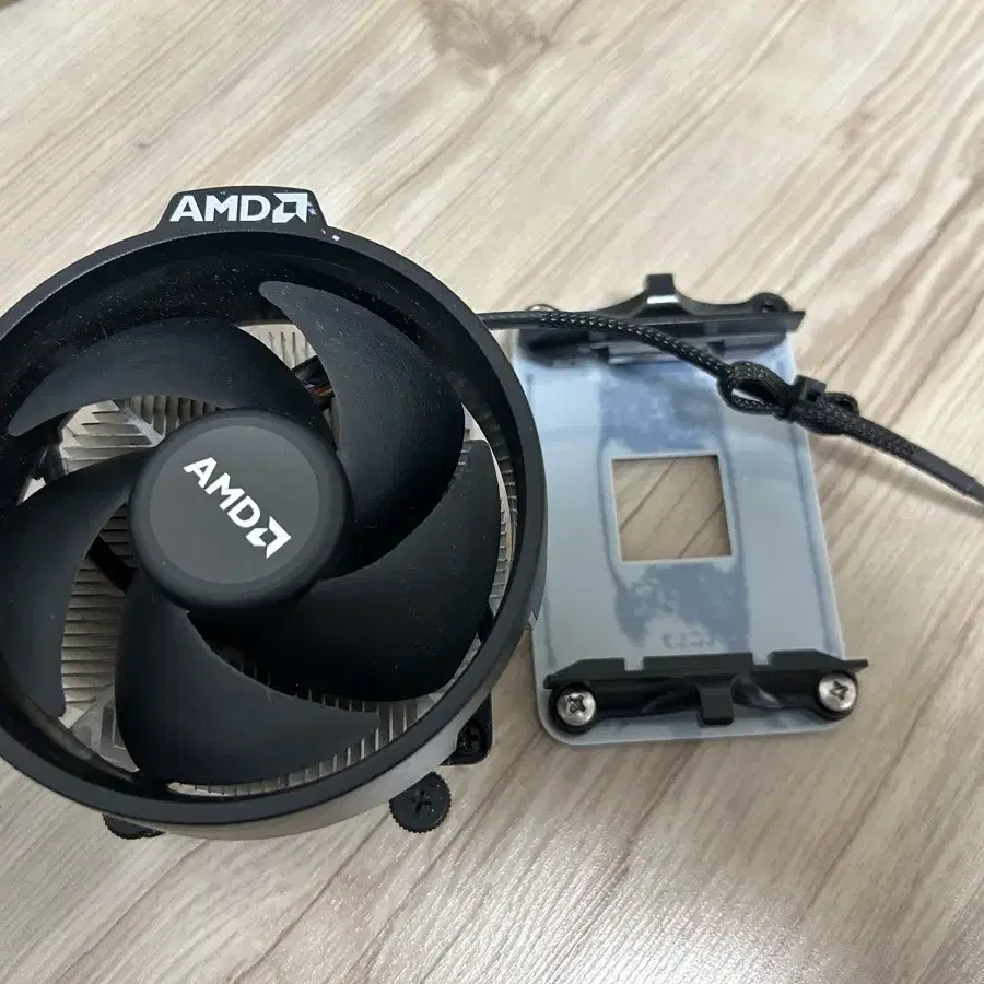 AMD 레이스 스파이어 쿨러 판매합니다.