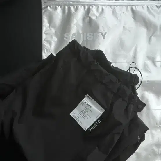 Satisfy pertex 3l rain pants M