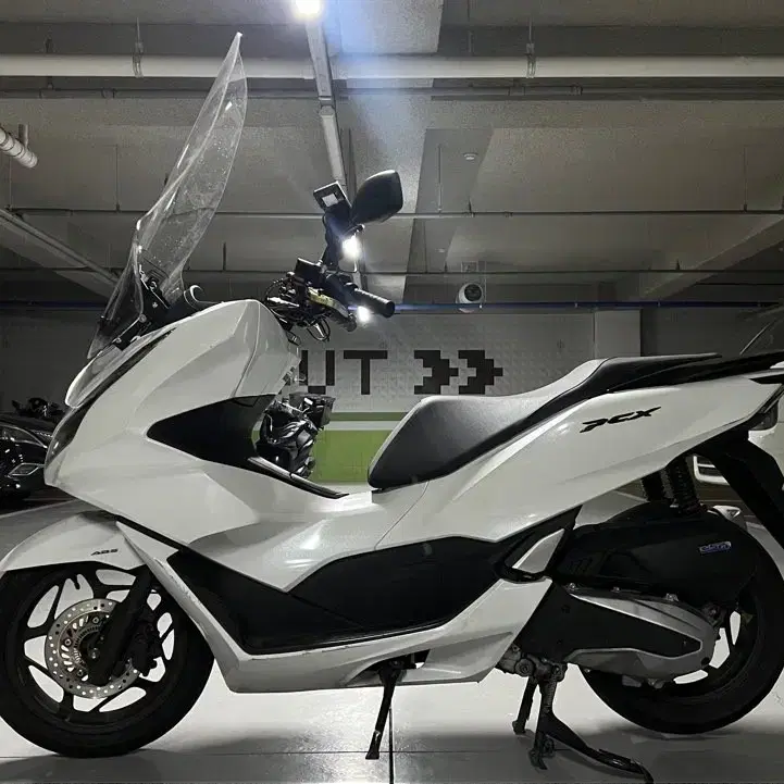 pcx125 23년식 1만5천키로 팝니다