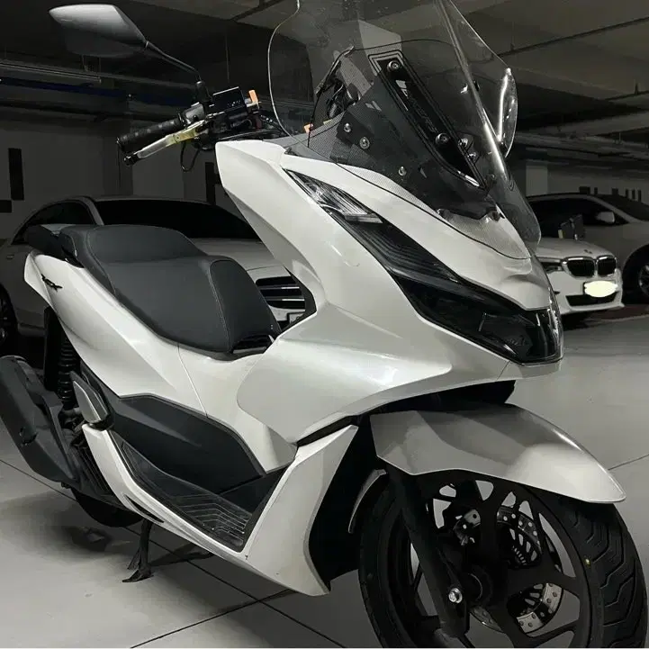 pcx125 23년식 1만5천키로 팝니다