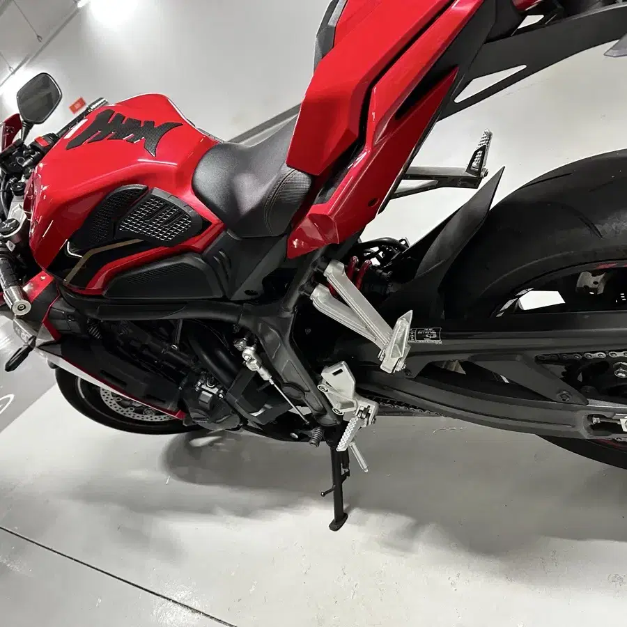 CBR650R 23년식 팝니다.