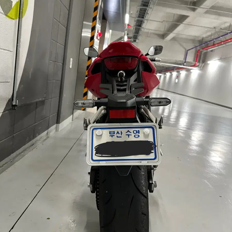 CBR650R 23년식 팝니다.