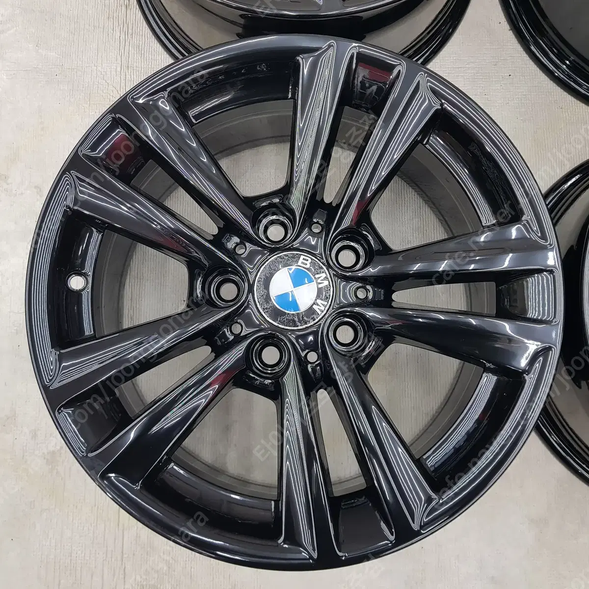 중고 16인치 순정정품휠 BMW3시리즈 F30,포터2 호환 유광블랙 판매