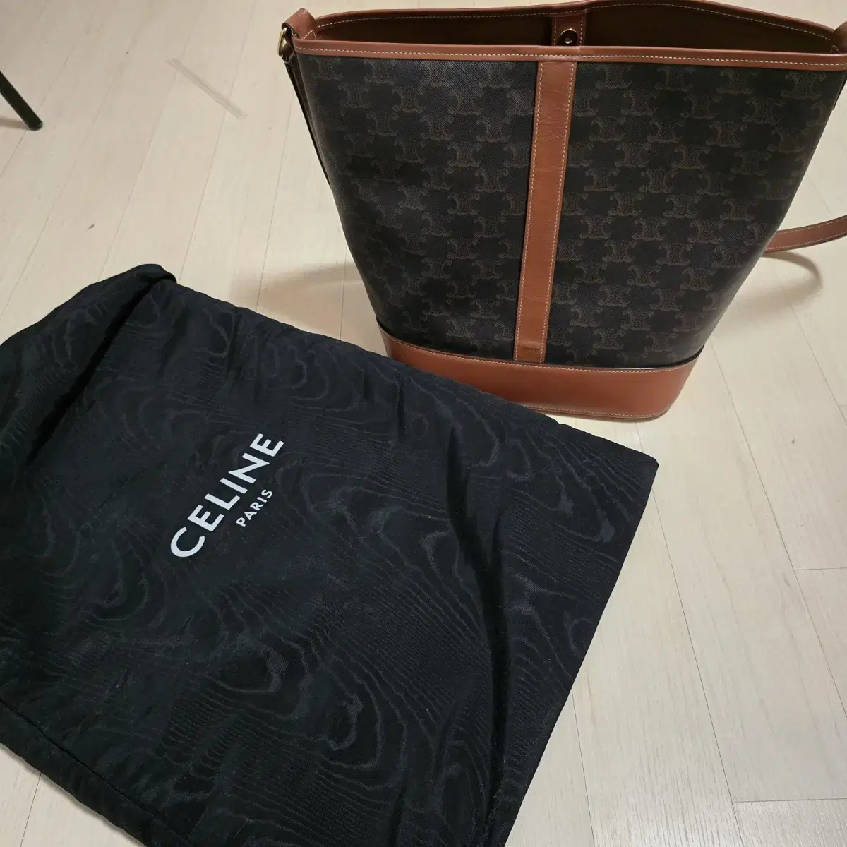 셀린느 Celine 버킷백 미듐 M