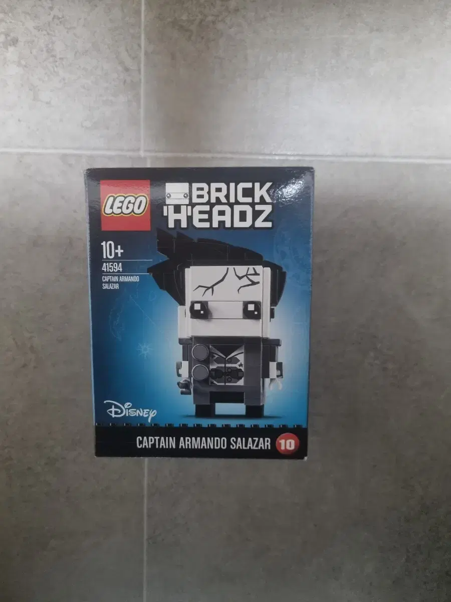 LEGO Brickheads (Batman, The Joker, Iron Man, Captain Armando Salazar)