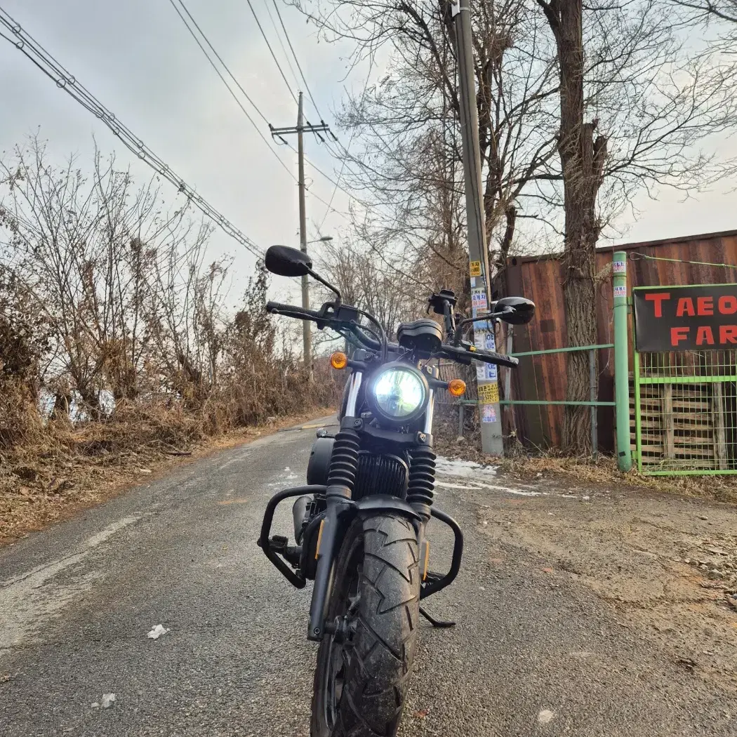 KR모터스 아퀼라300/21년식/1만km/할리커스텀