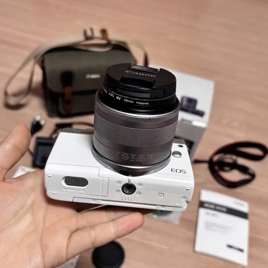 캐논 EOS M100 화이트 + 15-45mm 렌즈