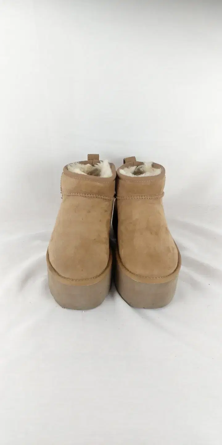 230 UGG 어그 숏츠 플랫폼 체스트넛 양털부츠