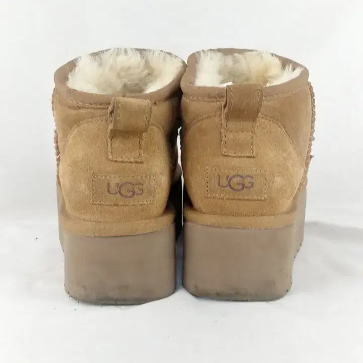 230 UGG 어그 숏츠 플랫폼 체스트넛 양털부츠