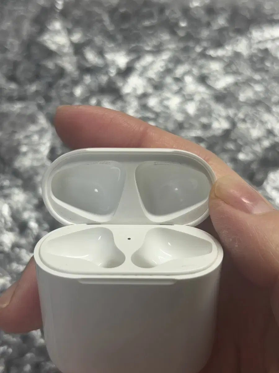 AirPods 1st generation 8-pin (sold out)