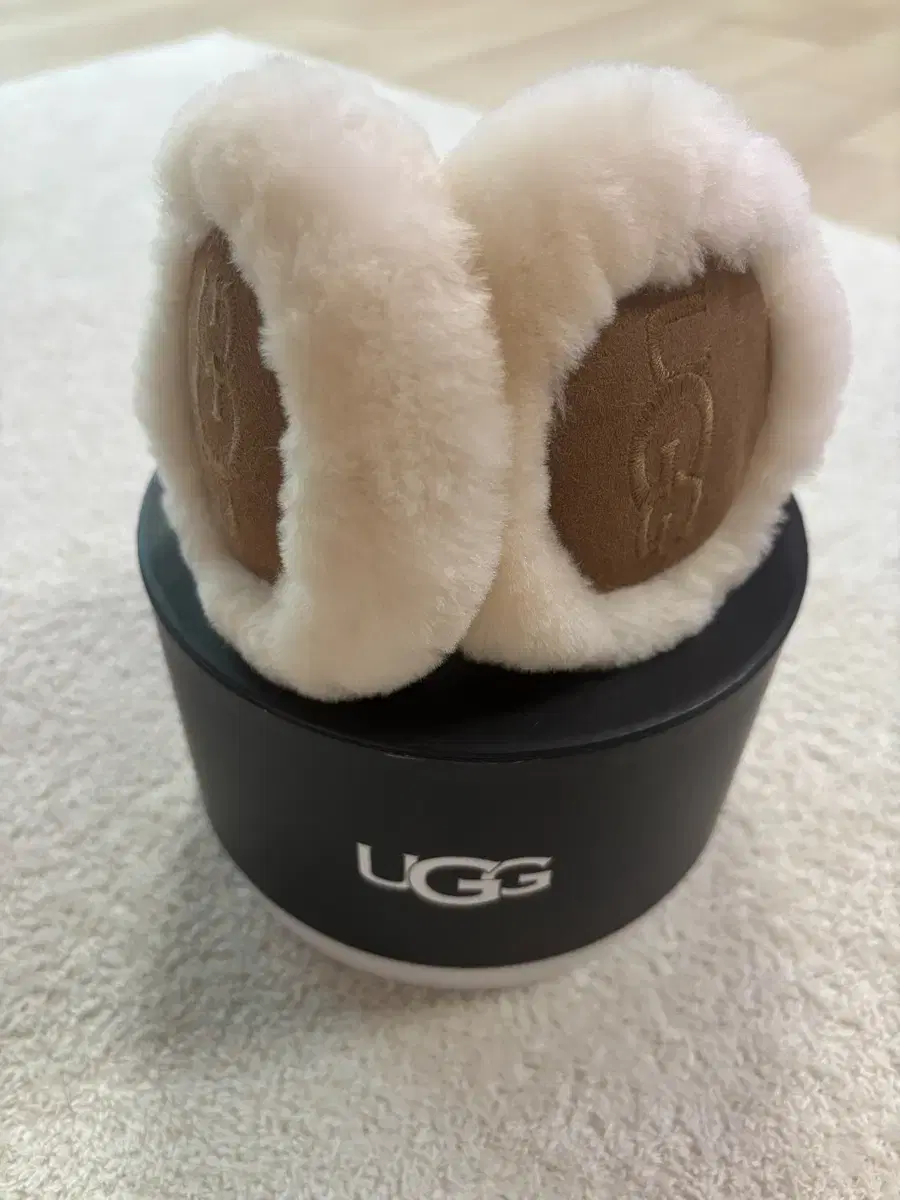 미사용) UGG 정품 어그 자수 로고 이어머프 체스트넛 귀마개