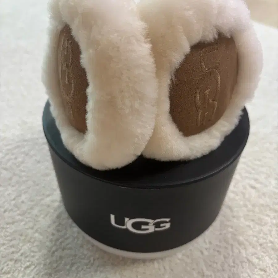 미사용) UGG 정품 어그 자수 로고 이어머프 체스트넛 귀마개