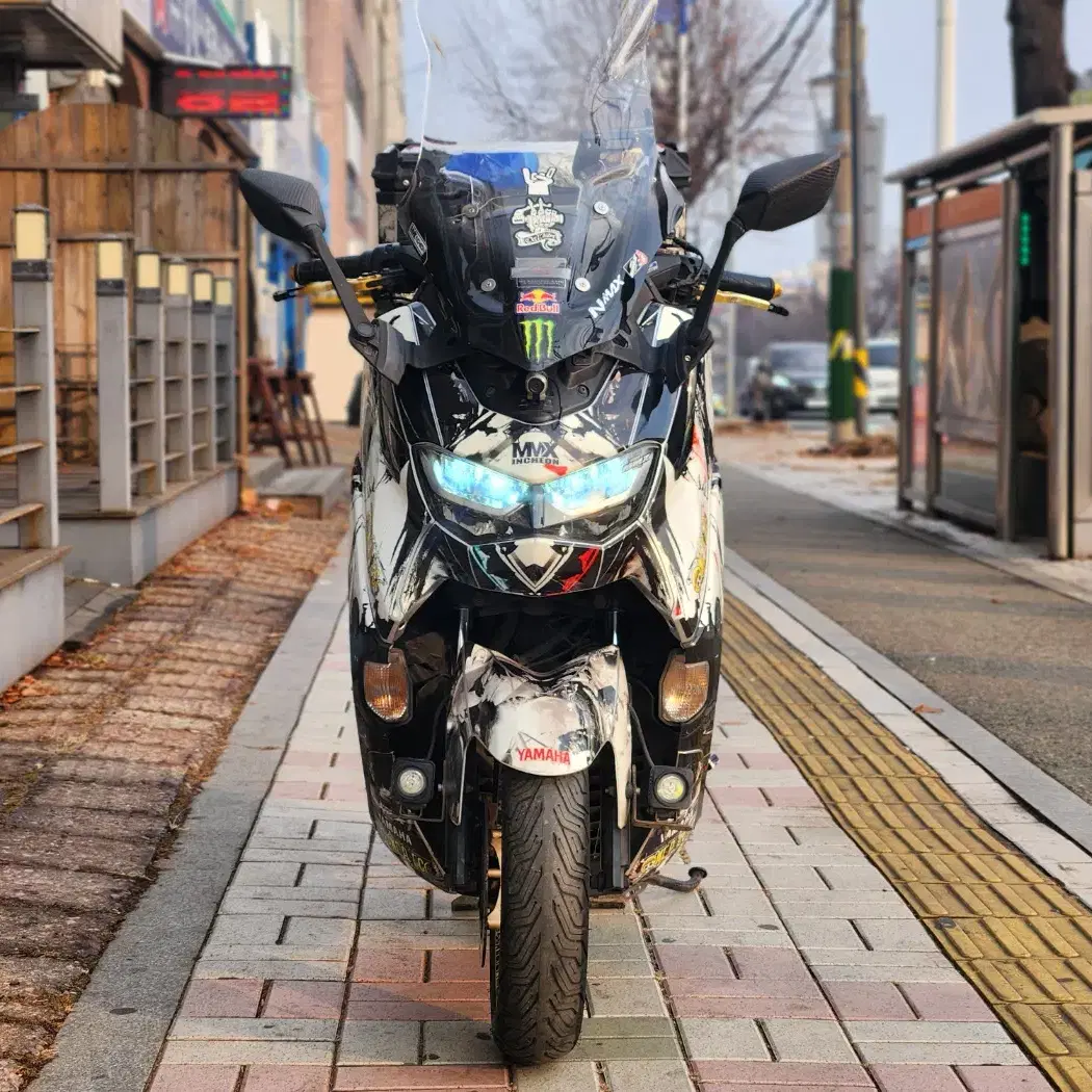 2021년식 야마하 NMAX125 ABS 원피스풀데칼 판매합니다.